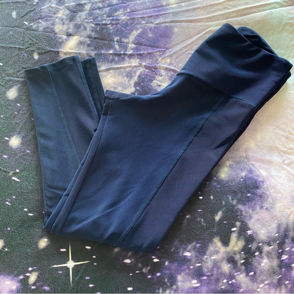 Onzie High Rise Sweetheart Midi Leggings
